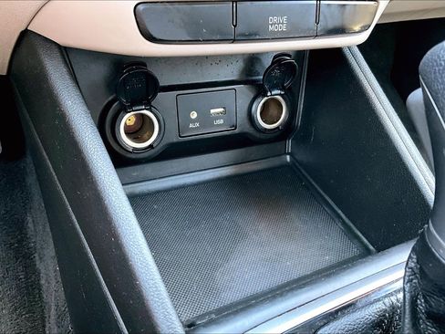 Used 2022 Hyundai Accent SE w/ Cargo Package FWD image 23