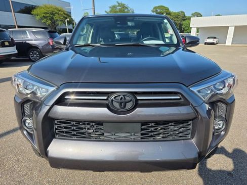 Used 2021 Toyota 4Runner SR5 Premium w/ Moonroof Package RWD image 3