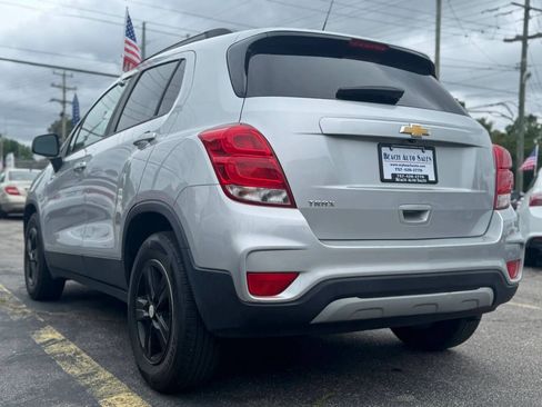 Used 2021 Chevrolet Trax LT FWD image 6