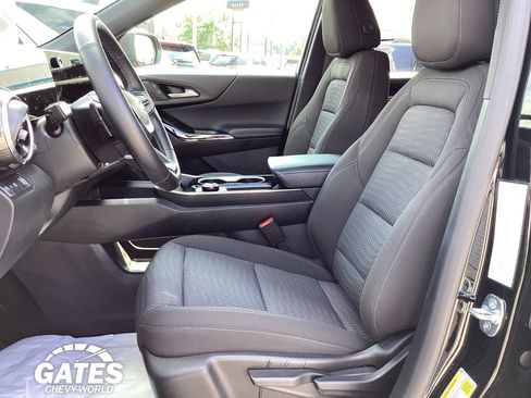 Used 2026 Chevrolet Equinox LT FWD image 11