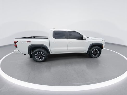 Used 2022 Nissan Frontier PRO-4X image 9