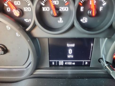 Used 2022 Chevrolet Silverado 1500 Custom AWD/4WD image 16