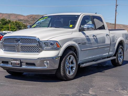 Used 2017 RAM 1500 Laramie w/ Convenience Group AWD/4WD image 36
