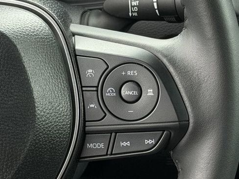 Used 2025 Toyota Corolla SE FWD image 15