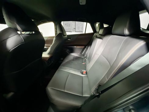 Used 2022 Toyota Venza XLE image 29