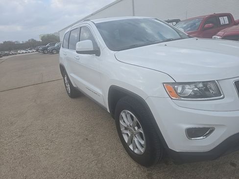 Used 2016 Jeep Grand Cherokee Laredo w/ Quick Order Package 23E image 2