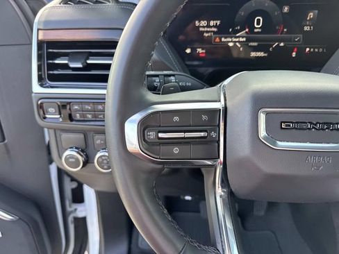 Used 2025 GMC Yukon Denali RWD image 46