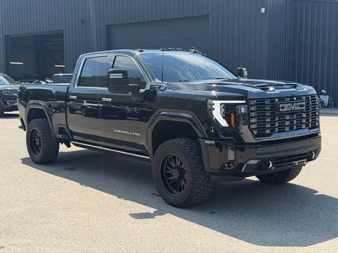 Used 2024 GMC Sierra 2500 Denali Ultimate AWD/4WD image 8