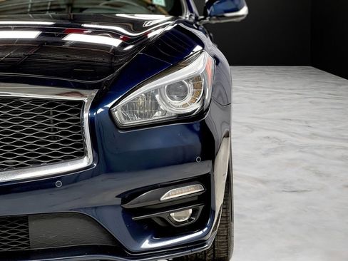 Used 2019 INFINITI Q70 Luxe image 11