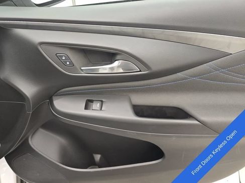 Used 2025 Buick Envista Sport Touring w/ Convenience I Package FWD image 12