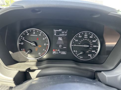 Used 2025 Subaru Crosstrek 2.5i Premium AWD/4WD image 16