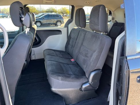 Used 2017 Dodge Grand Caravan SE w/ Power Window Group image 16