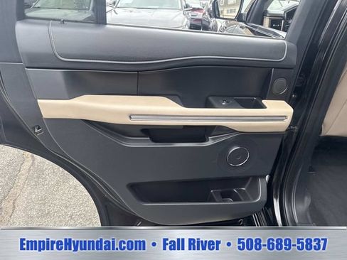 Used 2024 Ford Expedition Limited AWD/4WD image 17