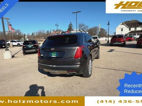 Used 2017 Cadillac XT5 Platinum w/ Driver Assist Package image 9
