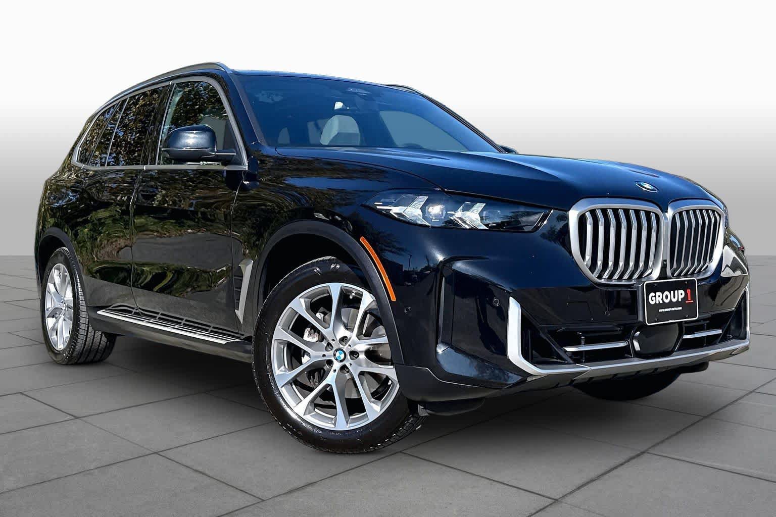 Used 2024 BMW X5 xDrive40i w/ Parking Assistance Package AWD/4WD image 2