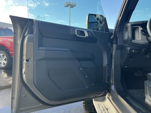 New 2025 Ford Bronco Outer Banks w/ Sasquatch Package AWD/4WD image 12