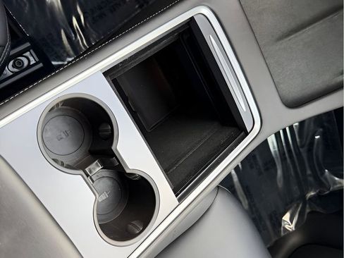 Used 2023 Tesla Model Y Long Range image 18