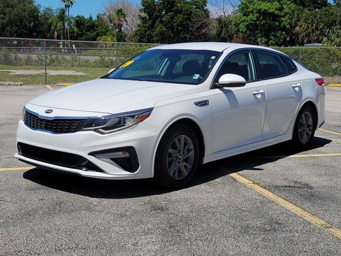 Used 2019 Kia Optima LX FWD image 2
