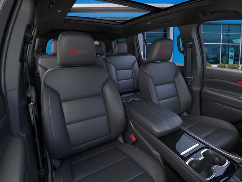 New 2026 Chevrolet Traverse Z71 w/ Enhanced Driving Package image 17