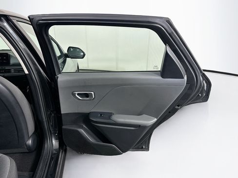 Used 2025 Kia K4 FWD image 27