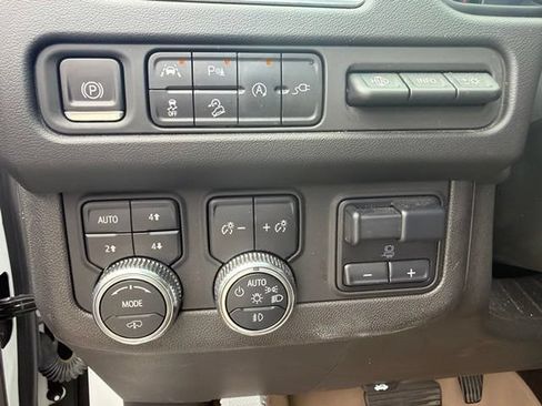 Used 2021 GMC Yukon AT4 w/ AT4 Premium Plus Package AWD/4WD image 6
