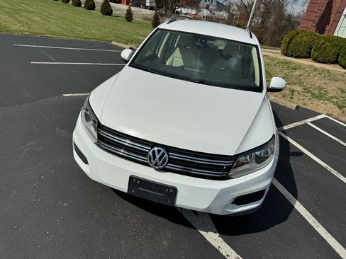 Used 2017 Volkswagen Tiguan S image 17