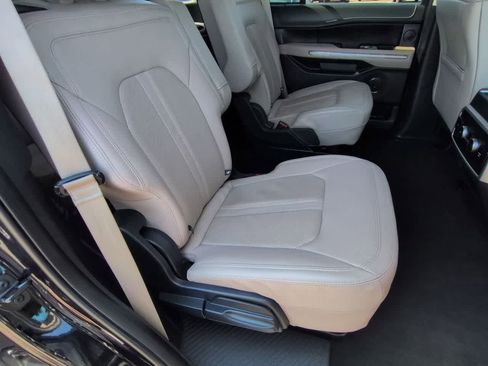 Used 2024 Ford Expedition Limited AWD/4WD image 21