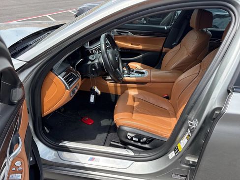 Used 2020 BMW 750i xDrive w/ Executive Package AWD/4WD image 4