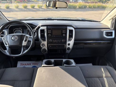 Used 2018 Nissan Titan SV AWD/4WD image 19