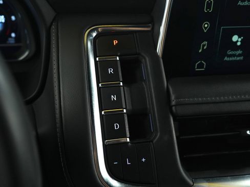 Used 2023 GMC Yukon SLE AWD/4WD image 25
