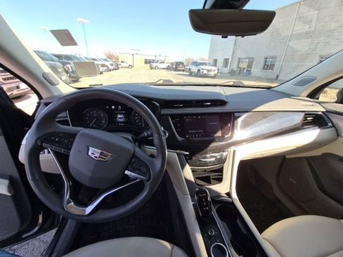 Used 2023 Cadillac XT6 Premium Luxury w/ Technology Package image 21