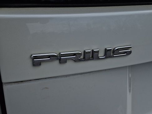 Used 2014 Toyota Prius Two FWD image 31