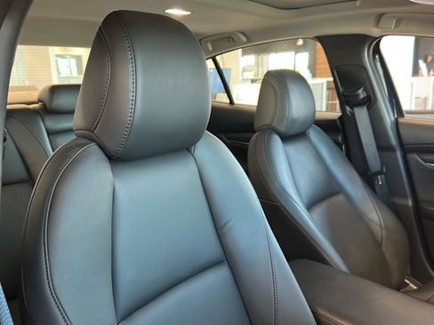 Used 2025 MAZDA MAZDA3 s image 21