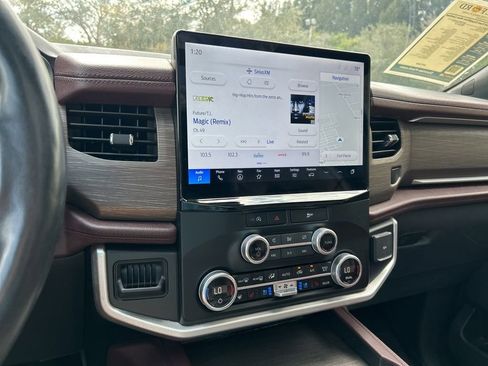 Used 2024 Ford Expedition Max Limited image 30