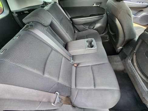 Used 2009 Hyundai Elantra w/ Premium-Sport Pkg 2 FWD image 8
