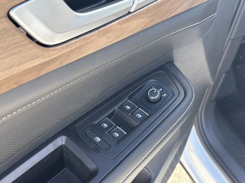 New 2026 Volkswagen Atlas SE FWD image 11