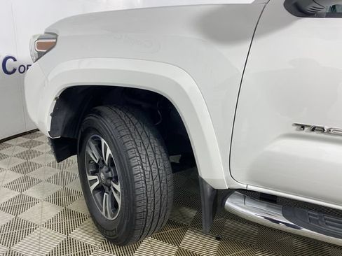 Certified 2019 Toyota Tacoma TRD Sport AWD/4WD image 23