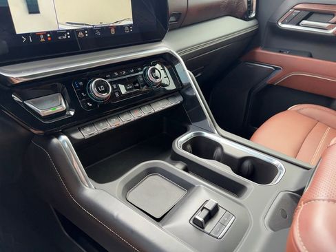 Used 2024 GMC Sierra 3500 Denali Ultimate image 18