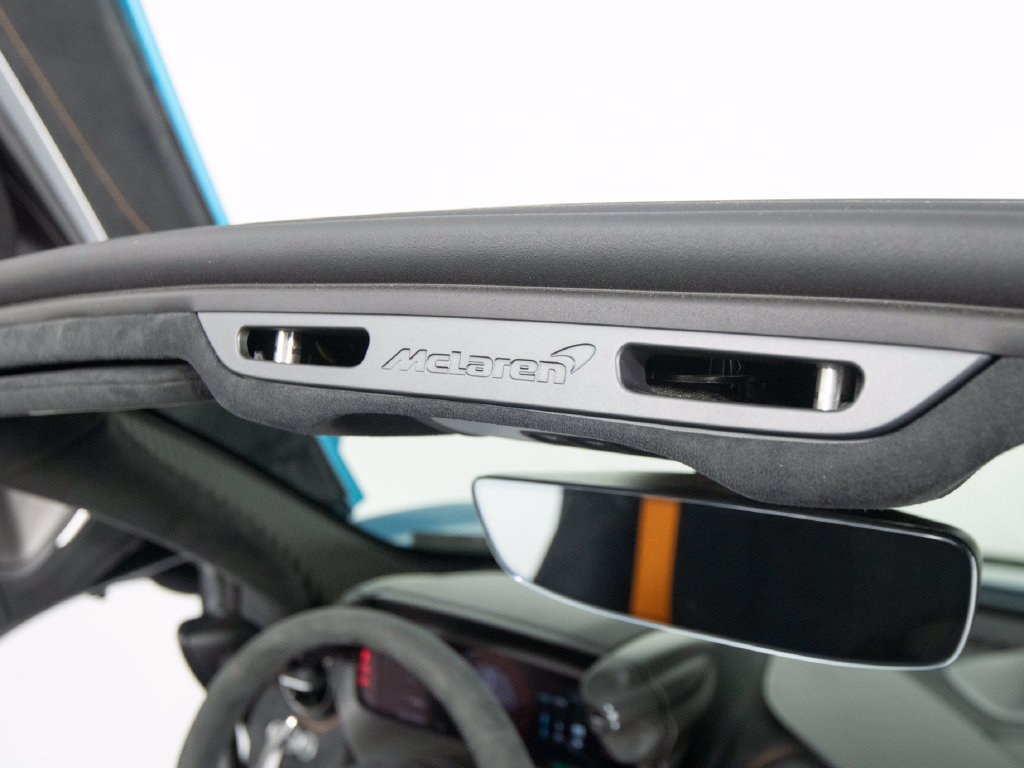 Used 2024 McLaren 750S Spider RWD image 34