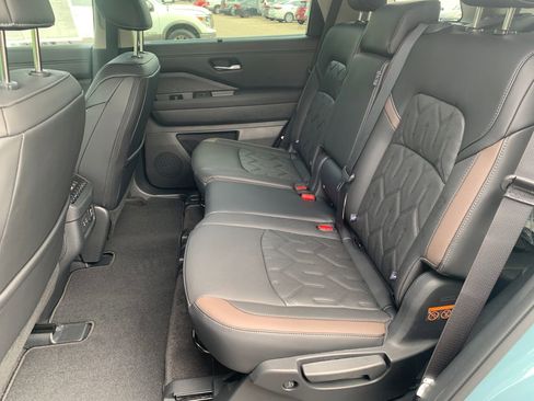 New 2026 Nissan Pathfinder Platinum AWD/4WD image 22