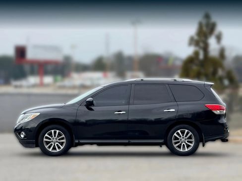 Used 2015 Nissan Pathfinder SV image 8
