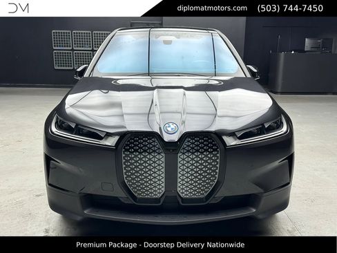 Used 2023 BMW iX xDrive50 w/ Premium Package image 11