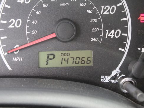 Used 2012 Toyota Corolla LE FWD image 17