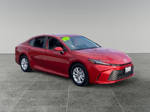 Used 2025 Toyota Camry LE FWD image 7