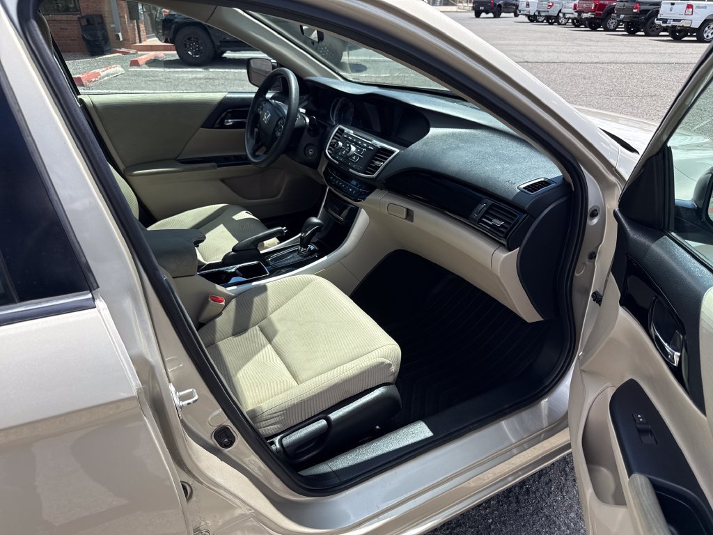 Used 2016 Honda Accord LX image 31