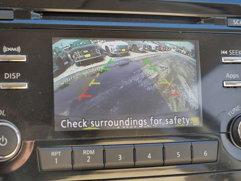 Used 2015 Nissan Rogue S image 35