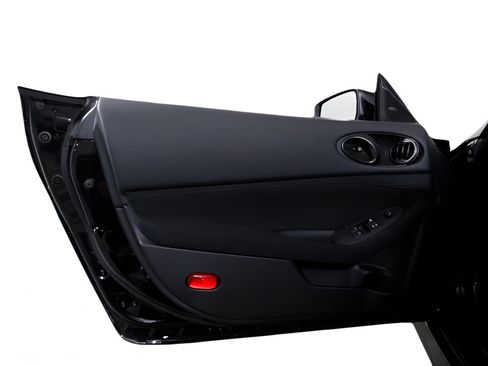 Used 2025 Nissan Z Sport w/ Floor Mat Package RWD image 30