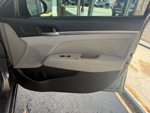 Used 2018 Hyundai Elantra Value Edition w/ Cargo Package FWD image 30