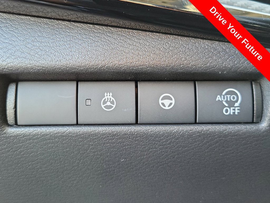 Used 2026 Nissan Kicks SR w/ SR Premium Package FWD image 18