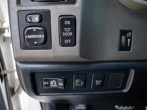 Used 2010 Toyota Tundra 4x4 Double Cab image 18